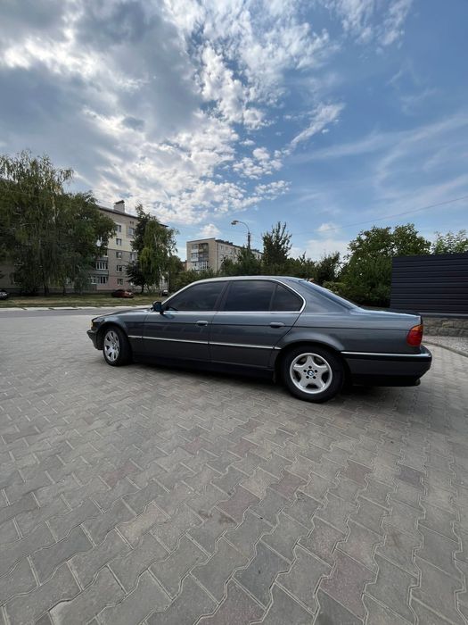 Продам бмв 728i 2000року