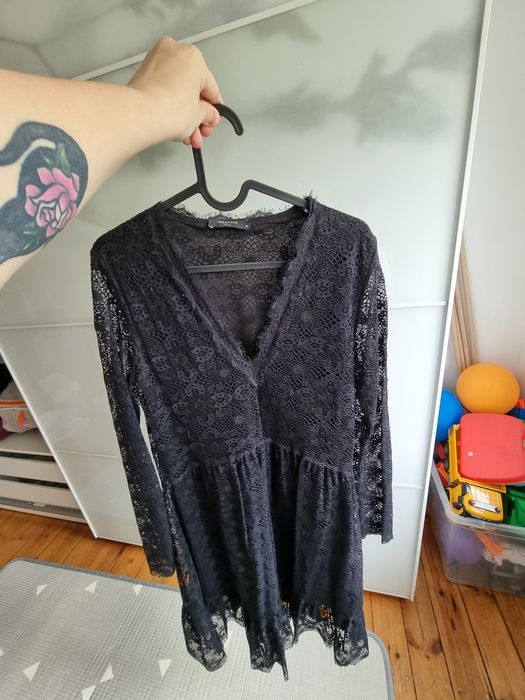 Elegancka sukienka koronkowa