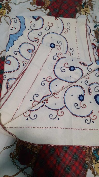 Toalha de mesa 132x180 NOVO