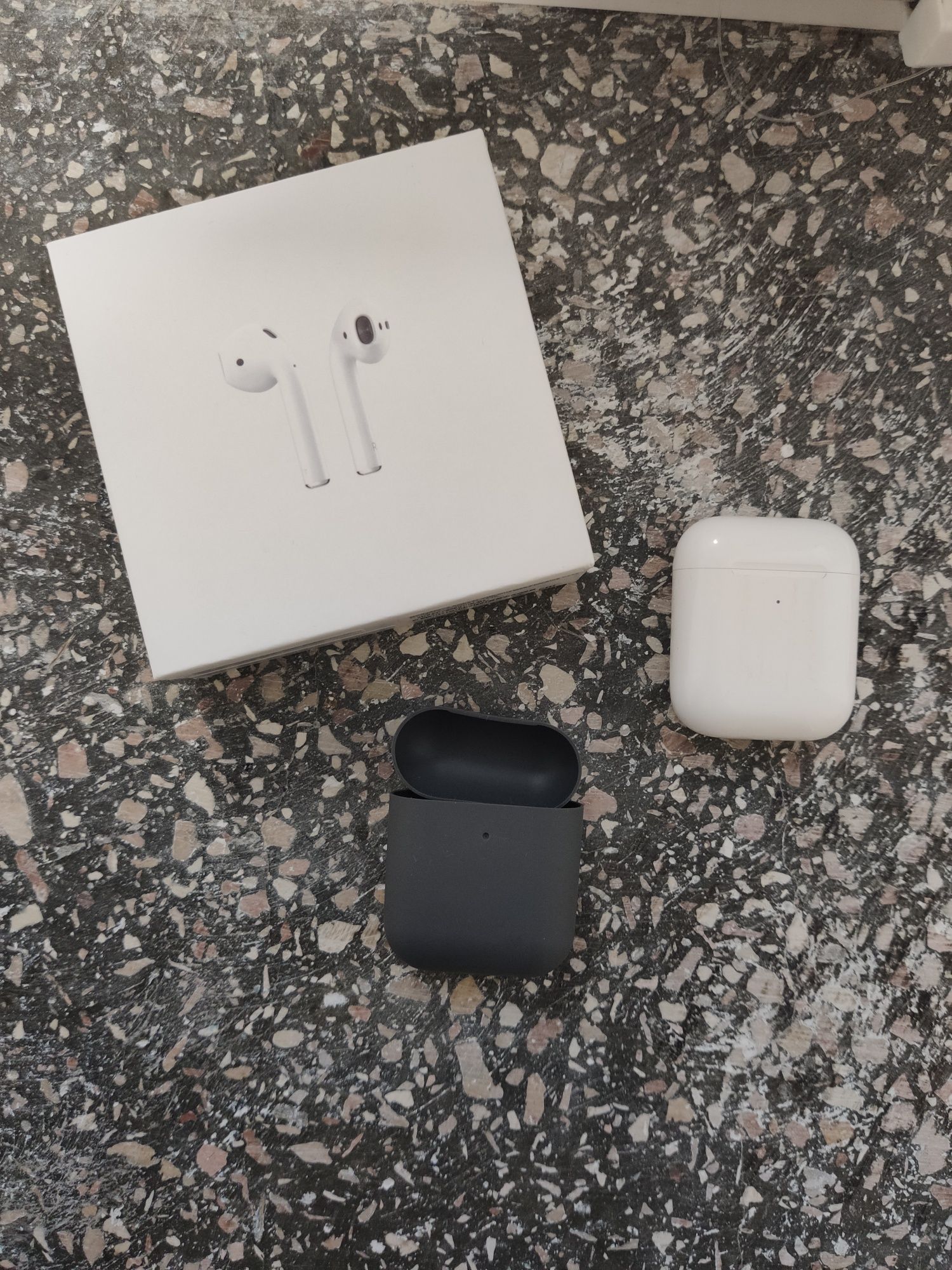 Airpods. Гарний стан.