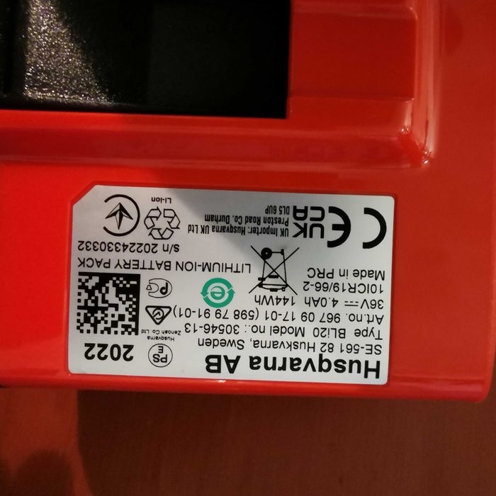 Kosiarka akumulatorowa HUSQVARNA 142iS.Stan jak Nowa.  2 Akumulatory