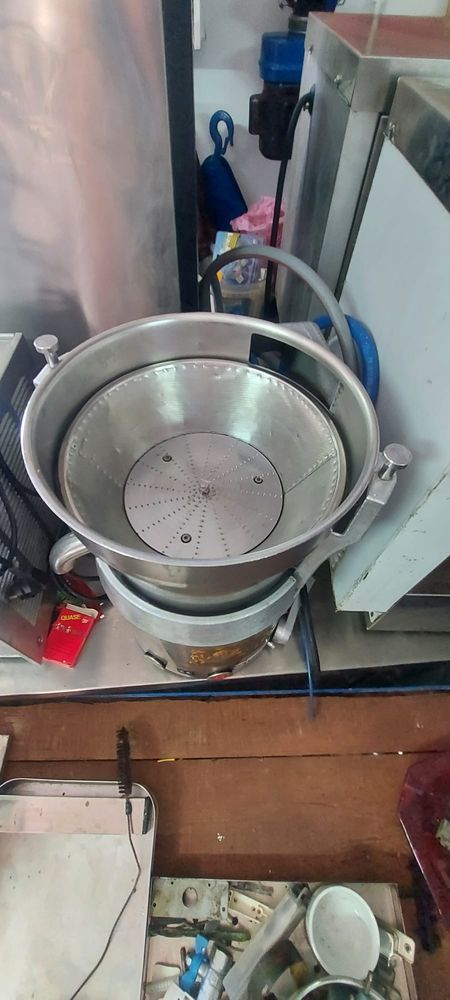 Equipamento hoteleiro , fritadeira , maquina de descascar batatas