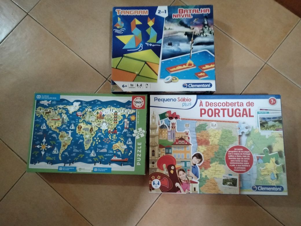 Dois jogos de tabuleiro mais um puzzle