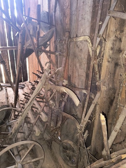 Oś,wóz konny, ciągnikowy,rzedownik do ziemniaków.