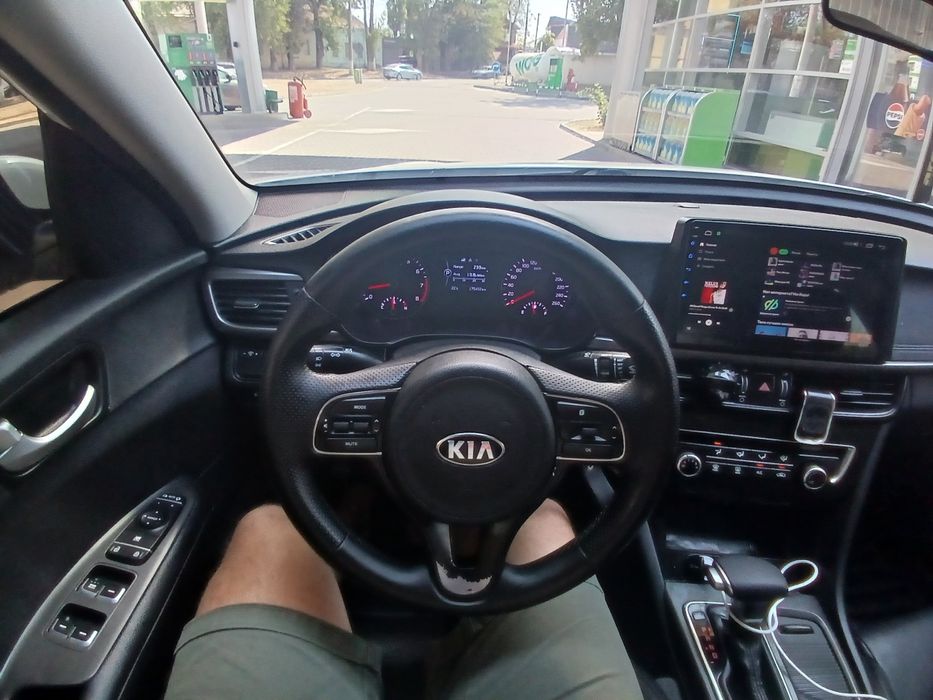 Автомобіль  киа  к5