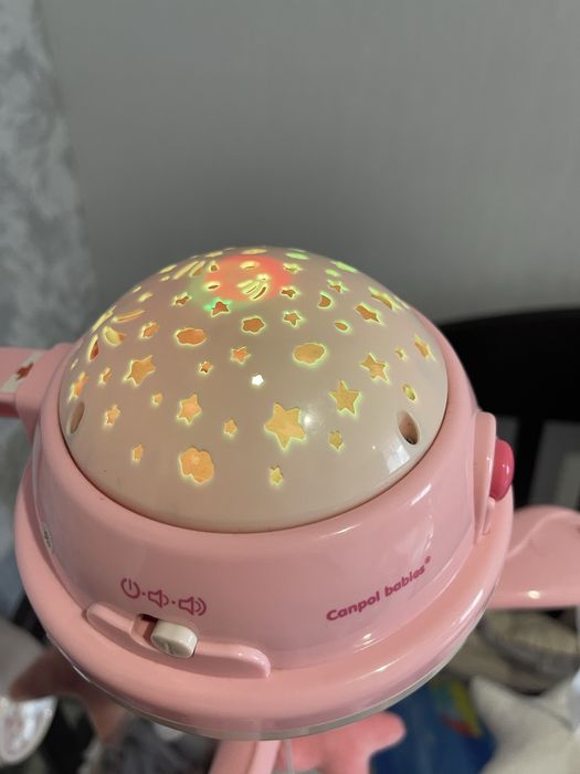 Мобіль на колиску