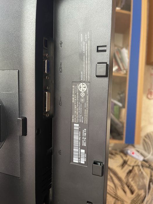 Монитор DELL P2212H в идеальном состоянии