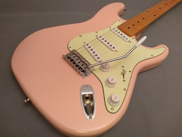 Gitara elektryczna Harley Benton ST-62 Shell Pink typ Stratocaster