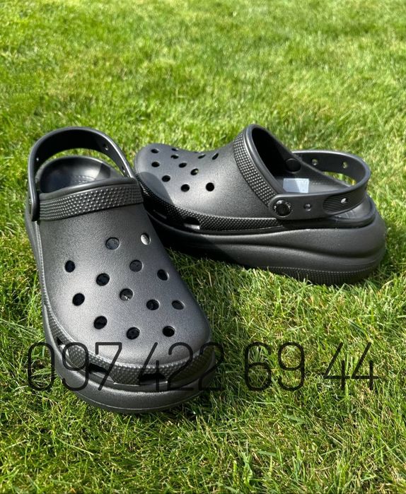 Сабо класік жіночі Крокс Crocs Classic Crush беж білі чорні