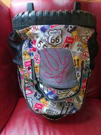 Trolley mochila escolar marca Totto colorida