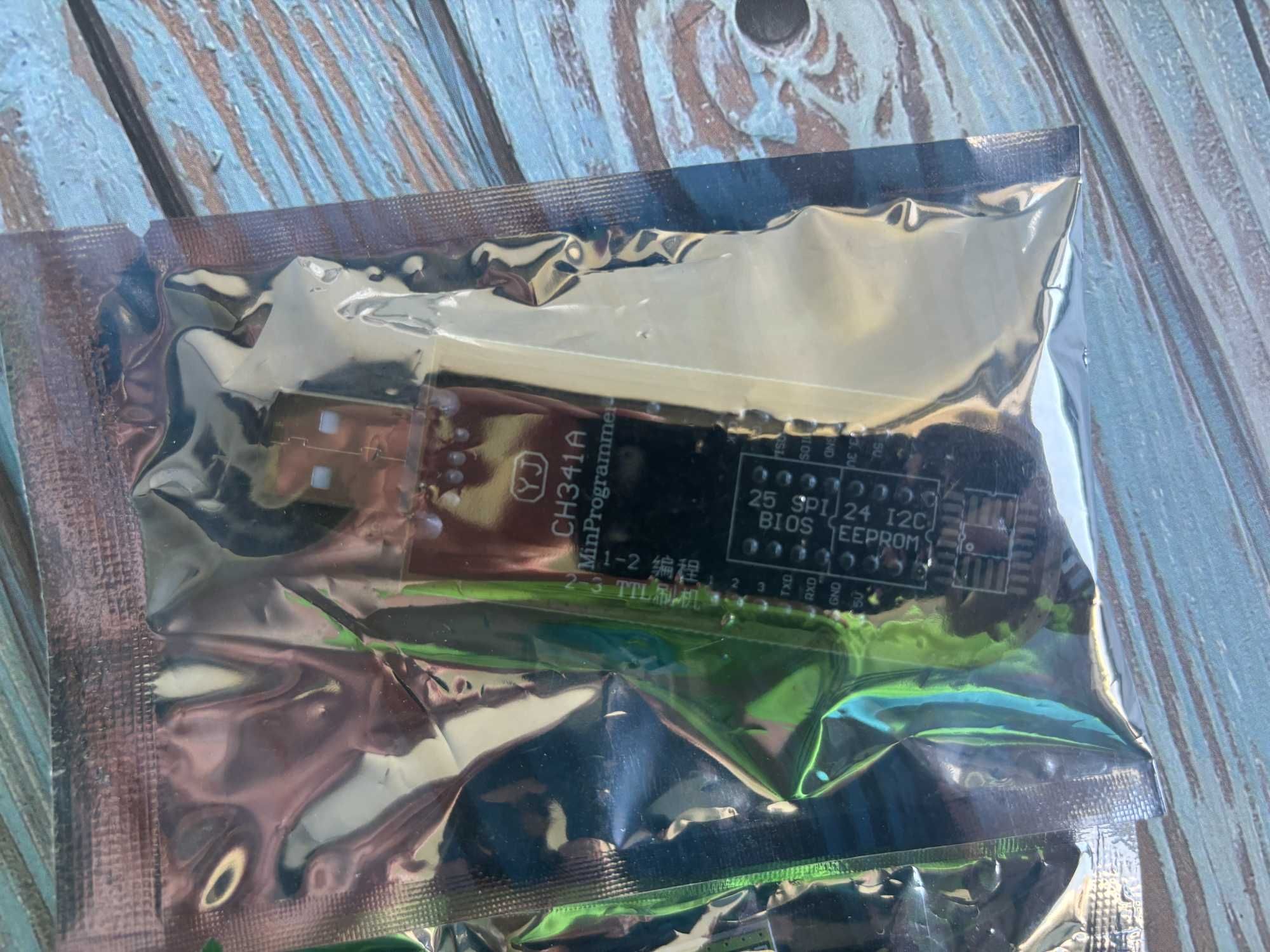 USB програматор CH341A для EEPROM и FLASH микросхем 24/25 серії