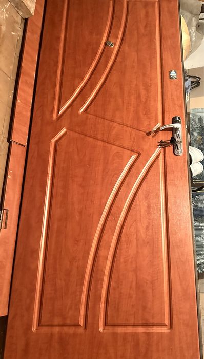 Вхідні двері, броньовані