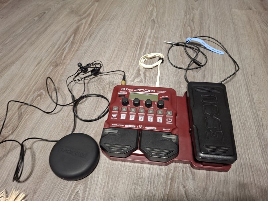 Zoom b1x four Музичний процесор до басгітари + бонус