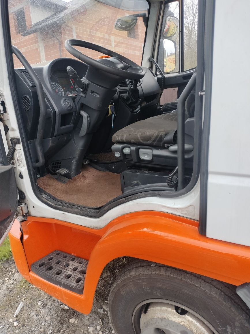 Autolaweta,  Iveco  100e18 specjalny  ,pomoc drogowa