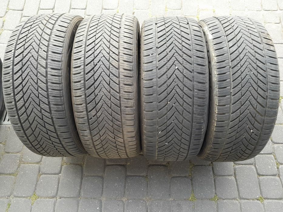 Opony 235/45R18 Tracmax AllSeason, komplet