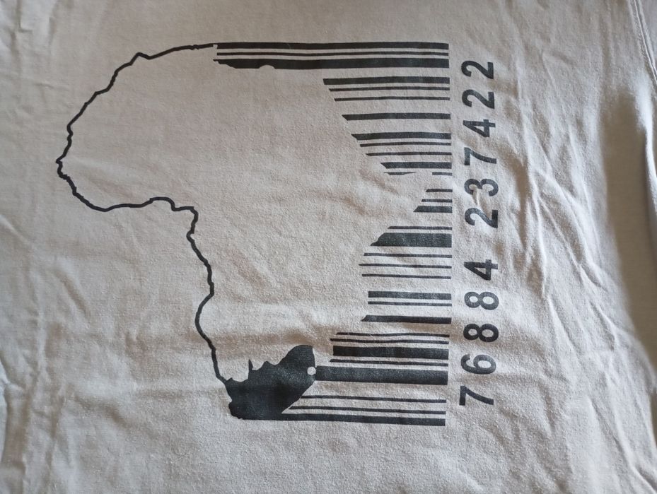 T-shirt caqui nova sem etiqueta