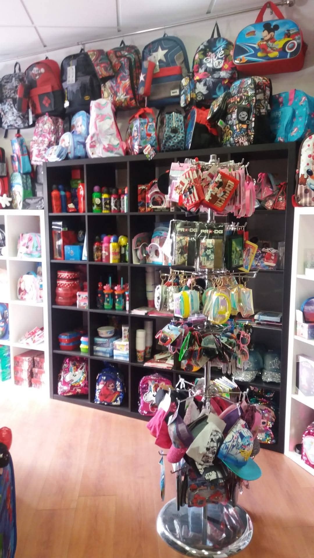 Oportunidade, venda de recheio de loja para crianças, papelaria  etc.