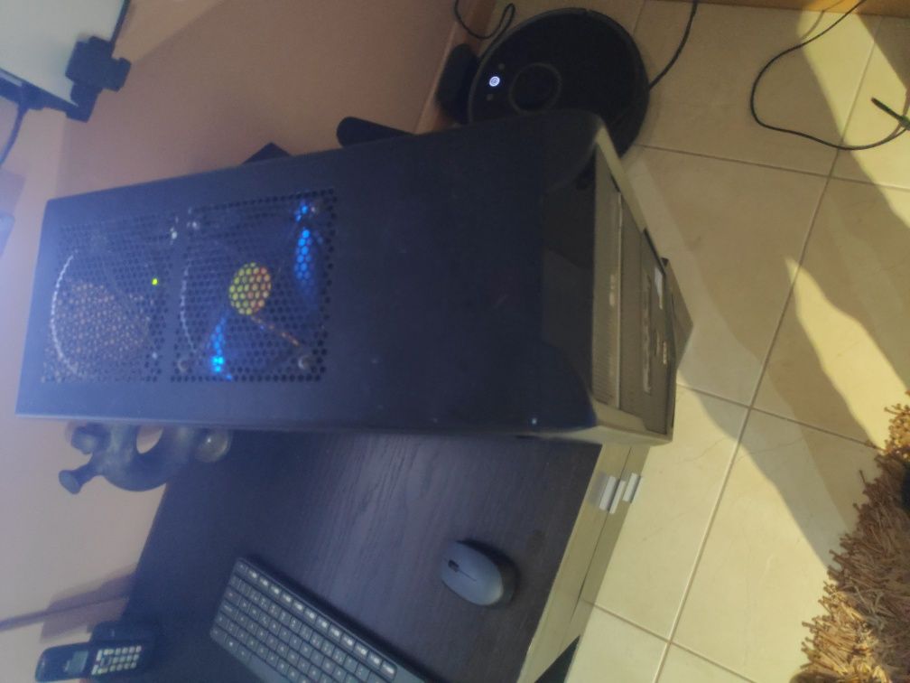Computador com Gtx 1050TI e monitor Samsung