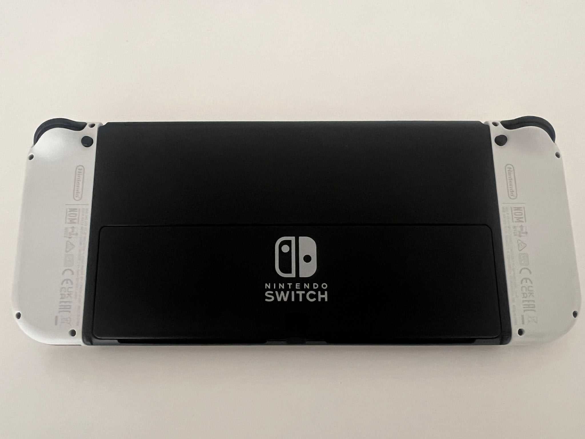 Nintendo Switch Oled + carrying case