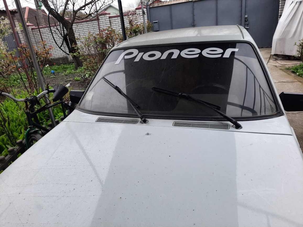 Продам Renault седан