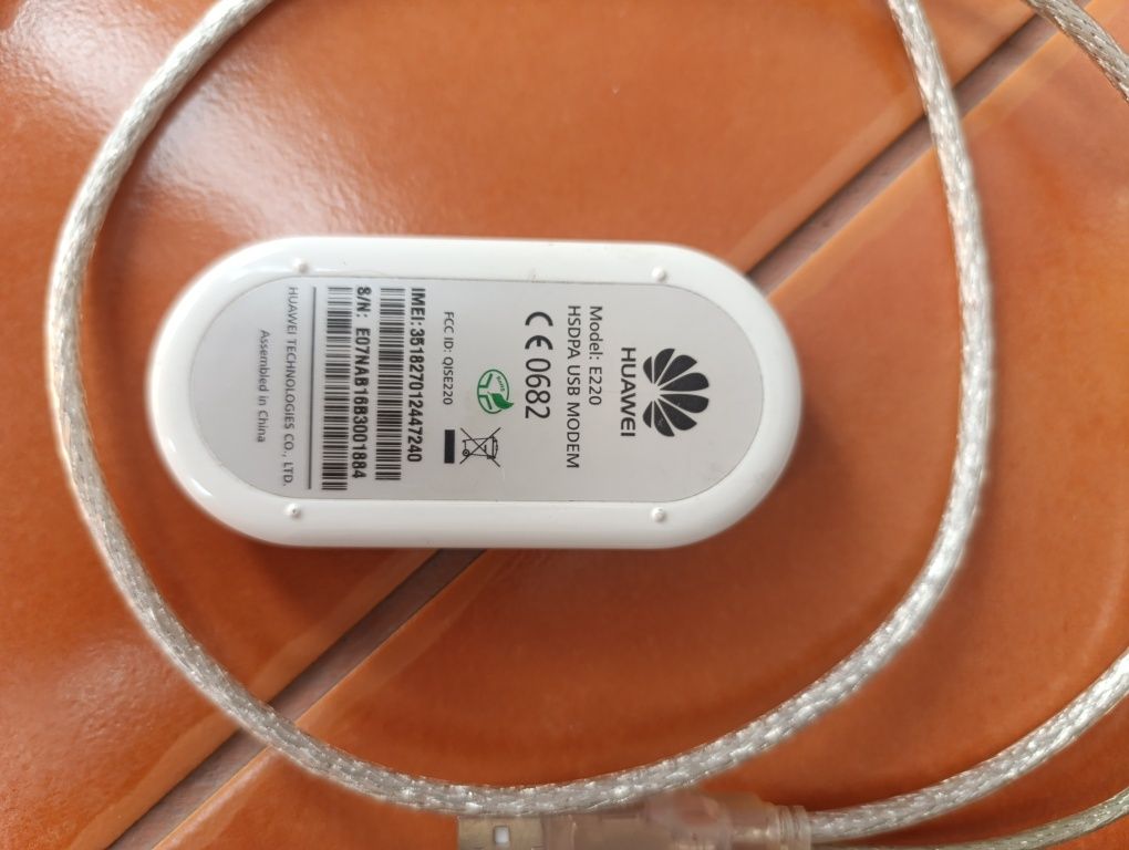 Router Huawey E220 com cabos