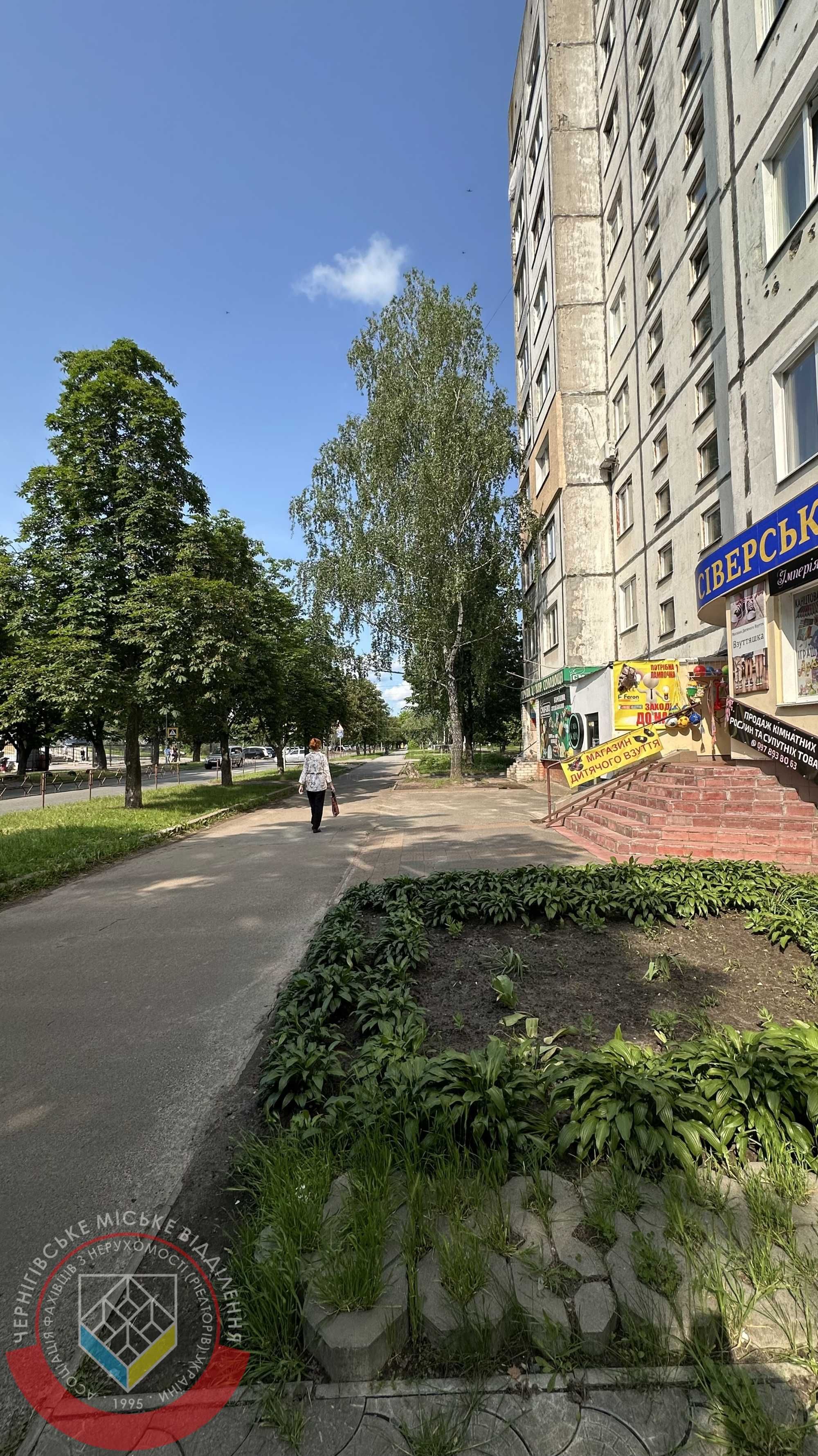 RLT K01 Оренда фасадного комерційного приміщення, вул. Всіхсвятська