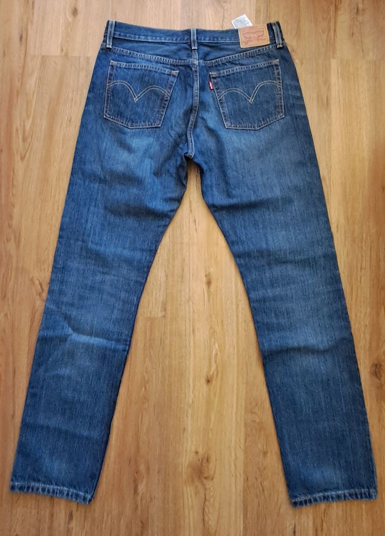 Levis 501 novas sem etiqueta.