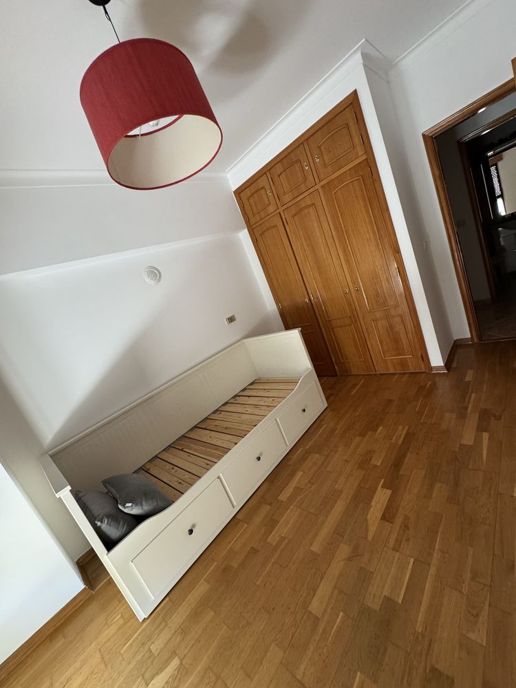 Aluguer de quarto em zona priviligiada. (sem contas incluidas)