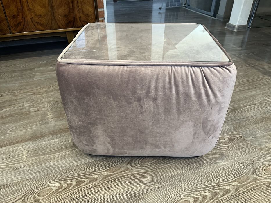 Stolik welurowy różowy