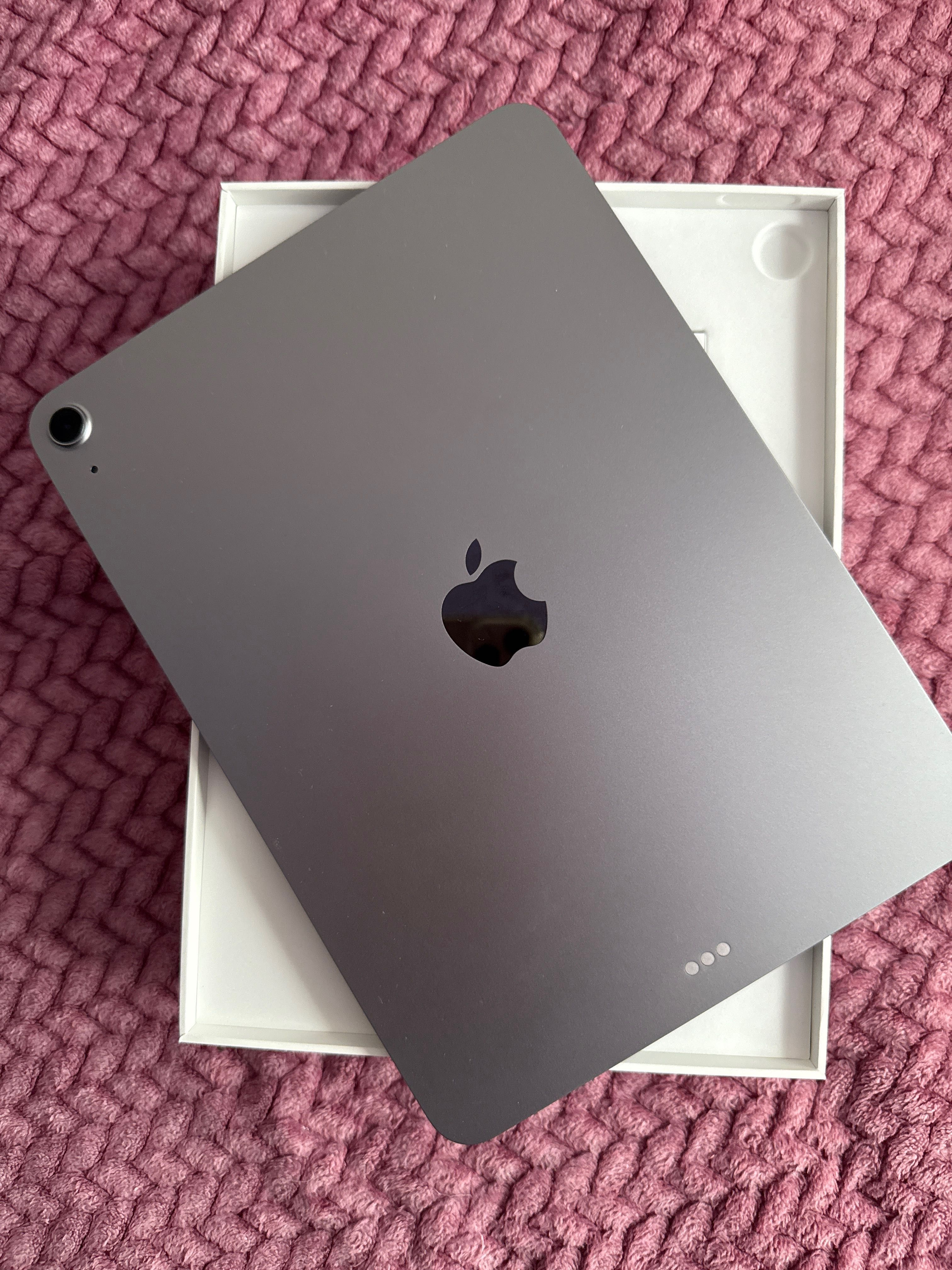Продам iPad Air 11 M3 , 256 GB