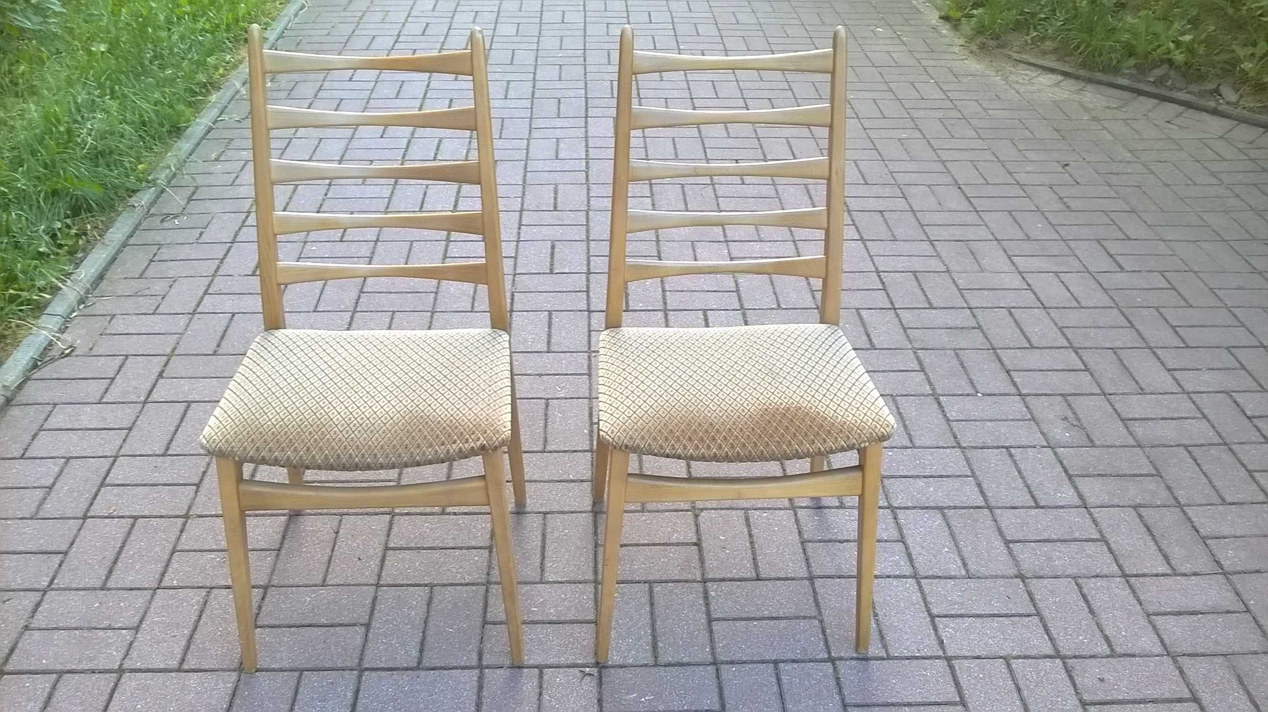 Krzesło drewniane - 2 szt.