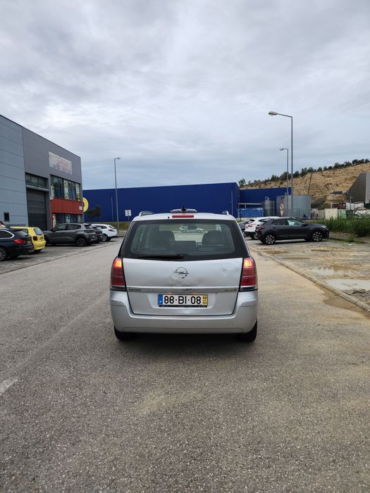Opel Zafira B 1.9 CDTI 150cv | 7 Lugares | Teto Panorâmico | Sport | C