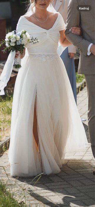 Sukienka ślubna błyszcząca