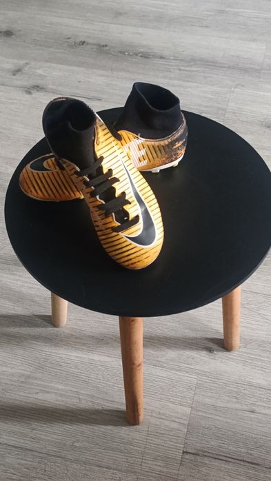 Buty korki rozmiar 34 Nike