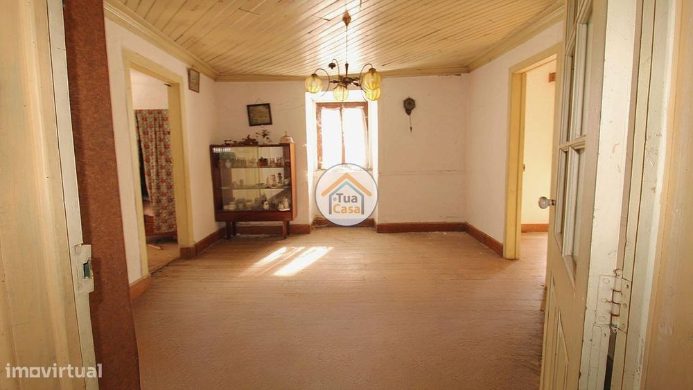 Moradia T4 para Recuperar em Soure