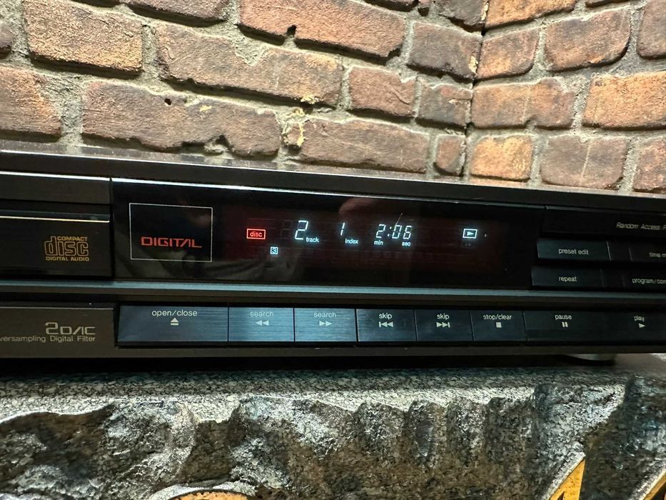 Odtwarzacz CD Technics SL-P200