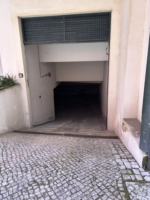 Garagem no centro da Marinha Grande