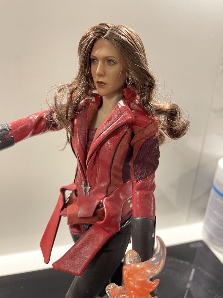 Scarlet Witch - figurka 1/6 custom - jak Hot Toys - Marvel, Avengers