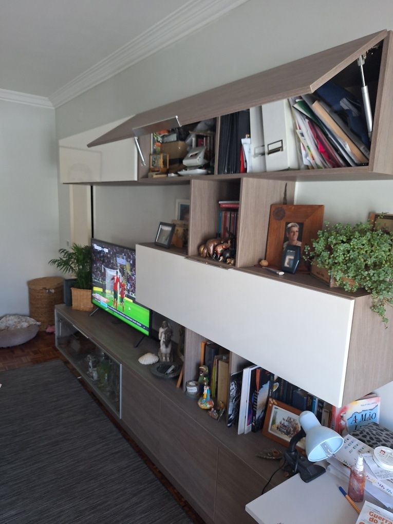 Conjunto de móveis de sala