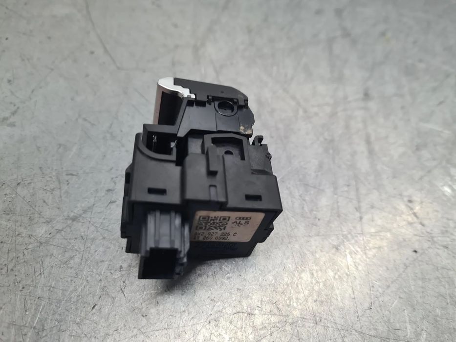 Botão / interruptor travão de parque AUDI A3 (8V1, 8VK)