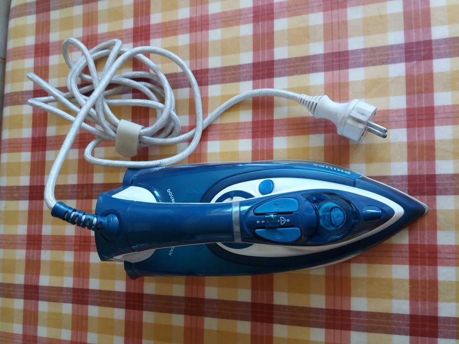 Ferro de engomar Philips 2400 W