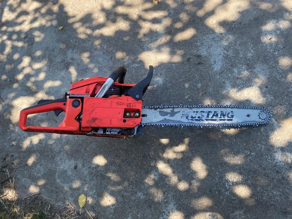 Продам бензопилу