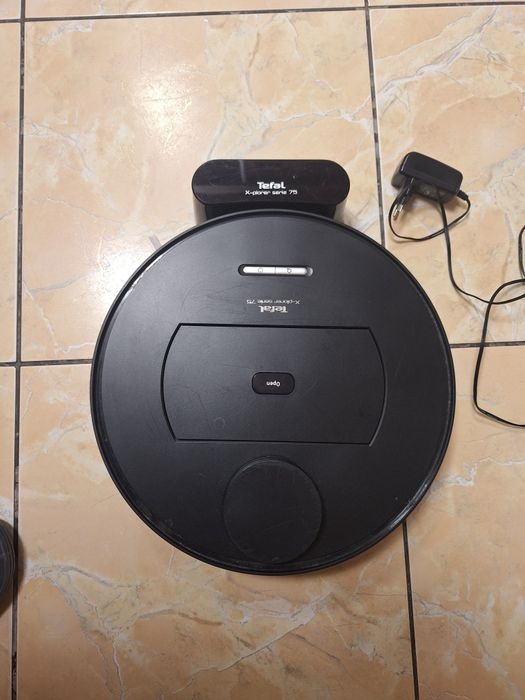 Продам робот-пылесос "Tefal"