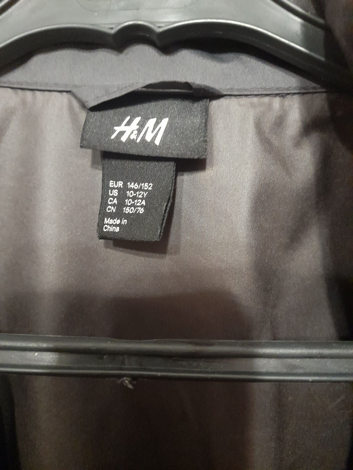 Corta vento da H&M de menino