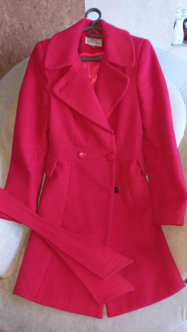 Пальто жіноче  червоне
