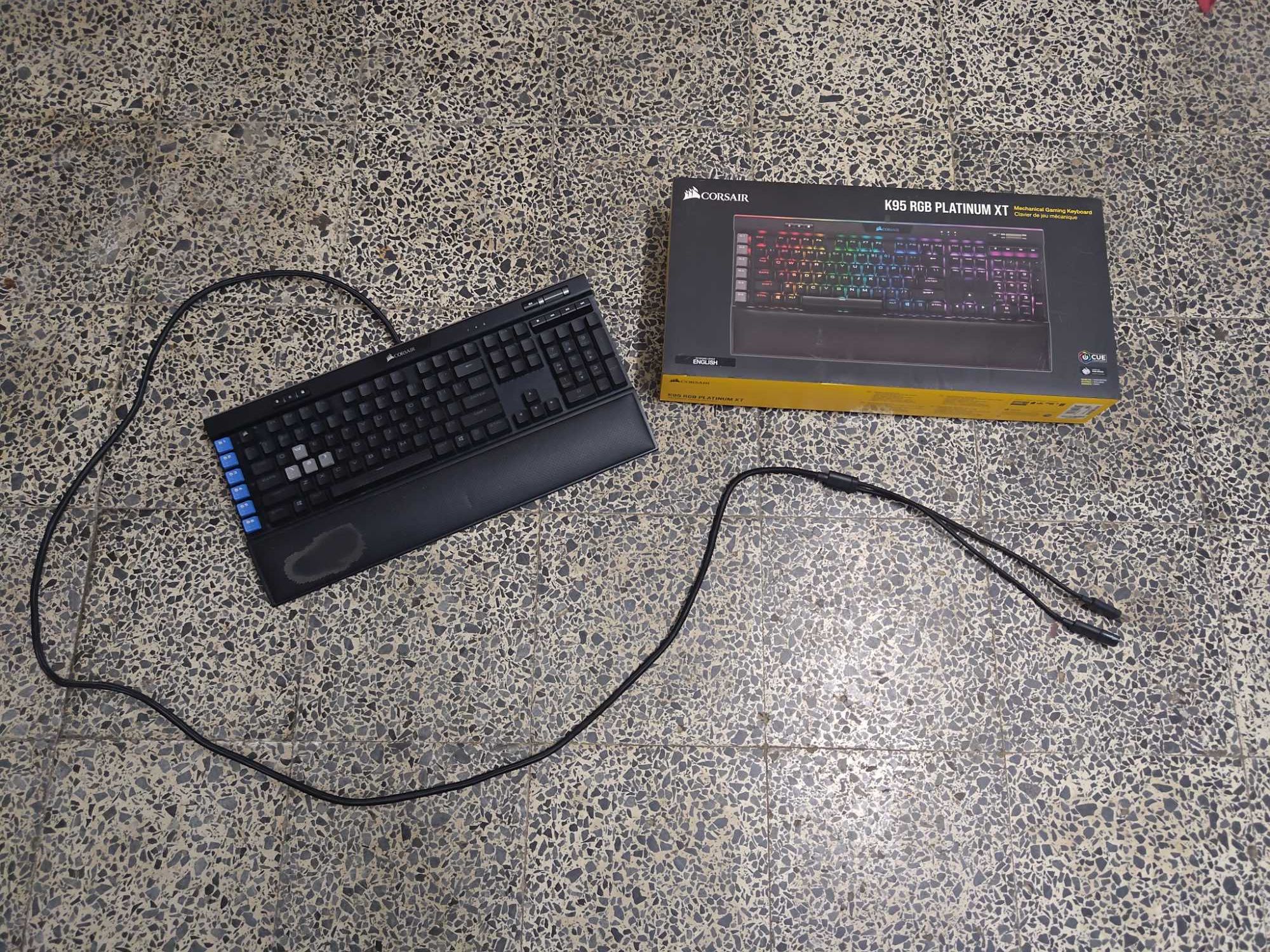teclado corsair gamer mecânico K95 RGB PLATINUM XT — CHERRY MX SPEED