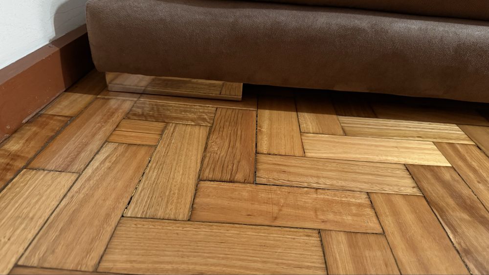 Sofá com chaise longue