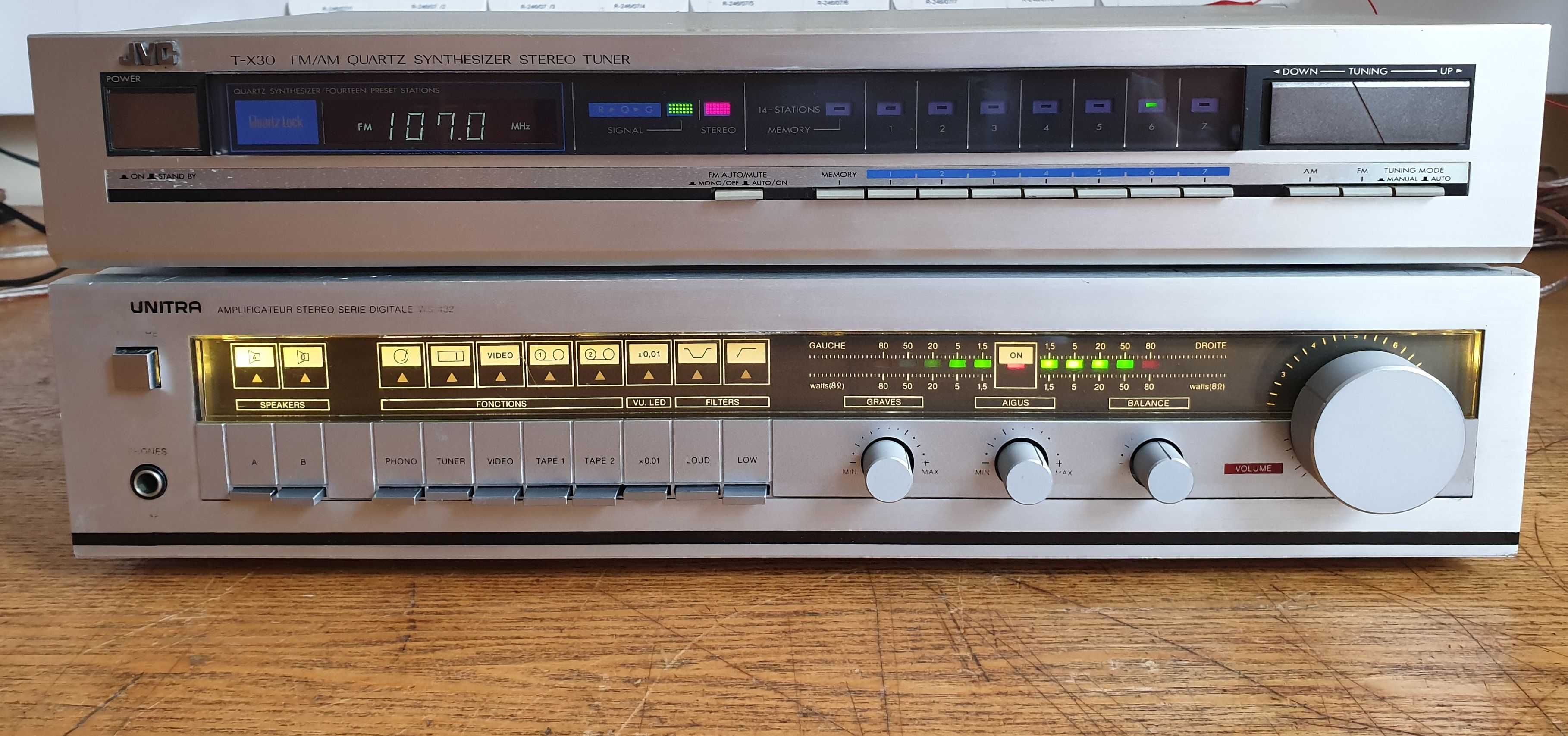 Tuner JVC T-X30 pasuje wymiarami do wieży Unitra Diora