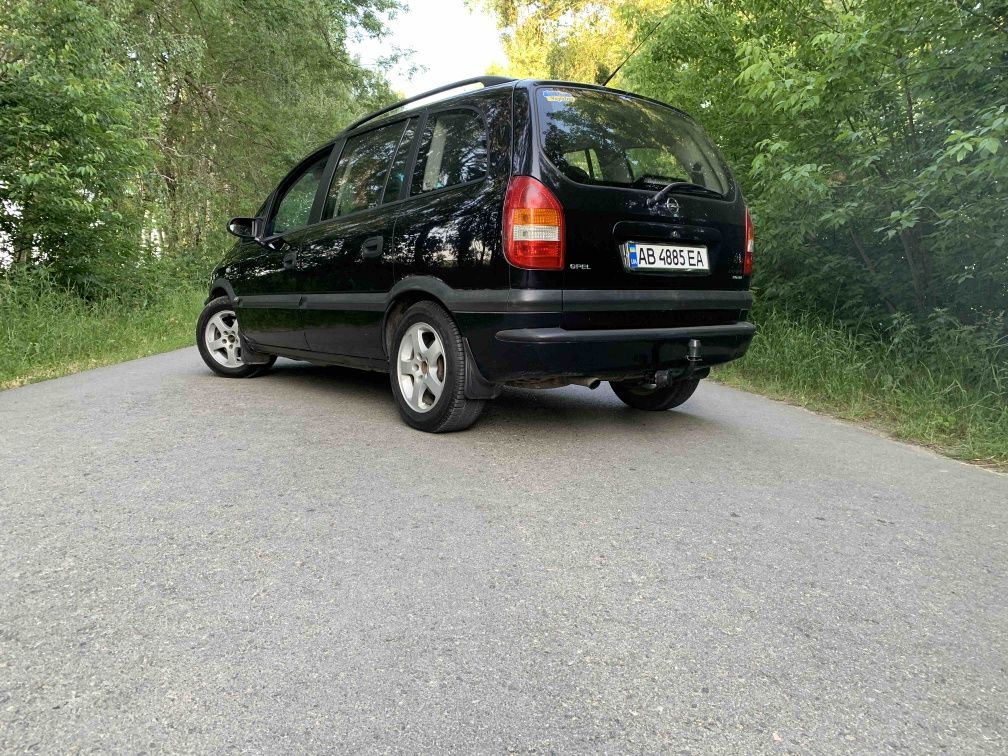 Продам Домашнє авто Опель Зафіра 2.0 дизель в чудовому стані