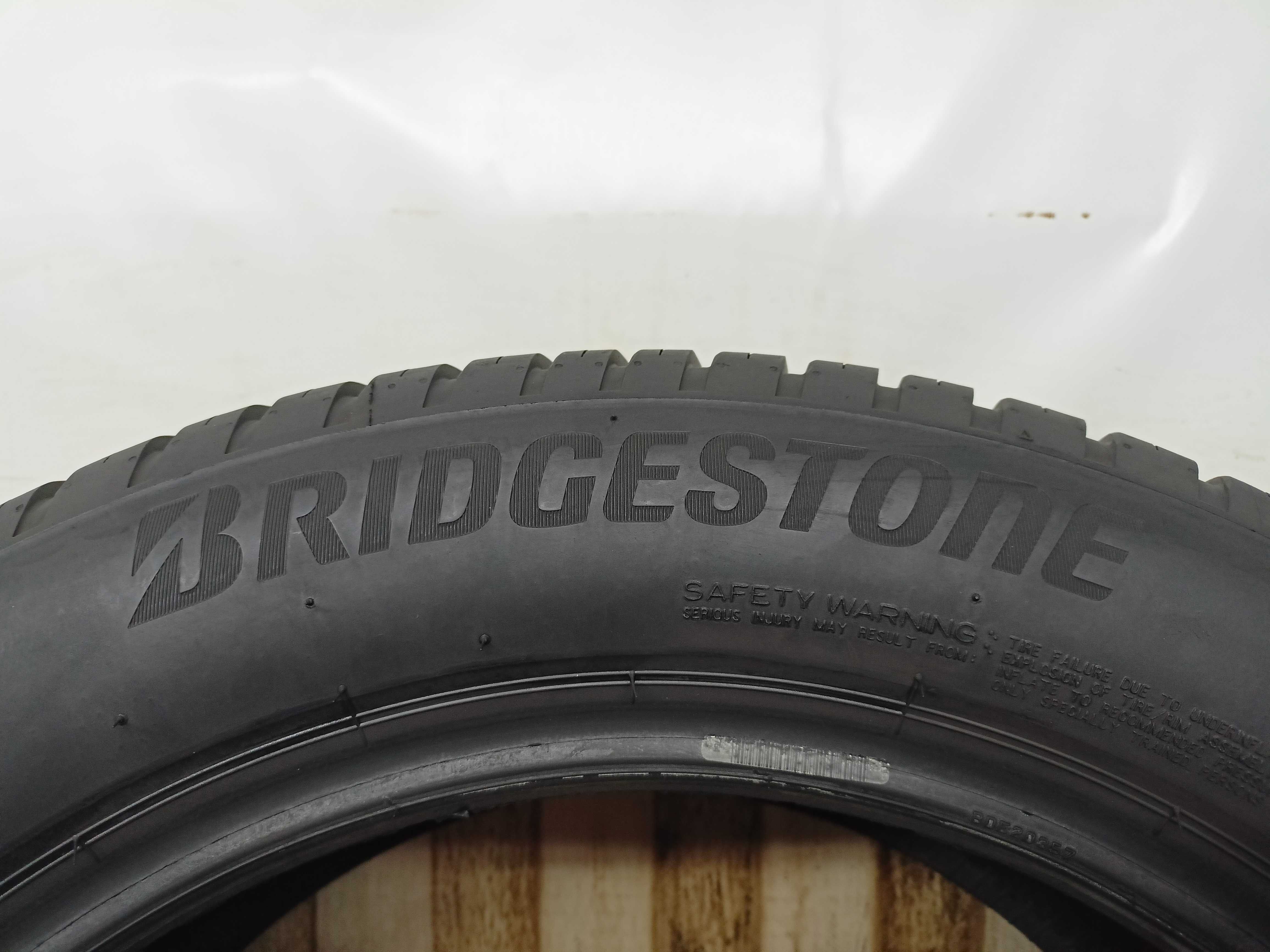 Bridgestone WeatherControl A005 215/55/17 23r. 98H 2x7,1mm (2101)